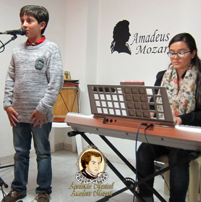 Paula Alvarado - Tcnica Vocal y Piano